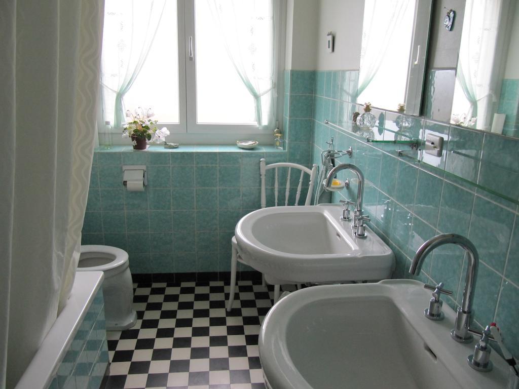 Chez Jean Et Daisy Bed and Breakfast Riehen Eksteriør billede