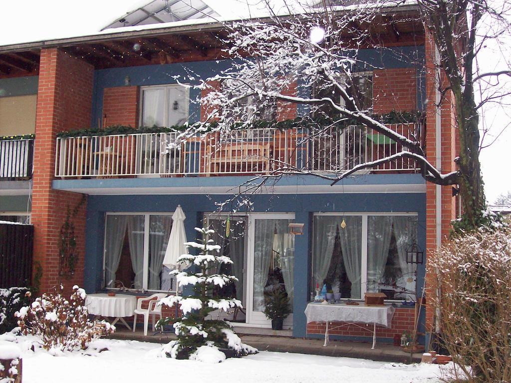 Chez Jean Et Daisy Bed and Breakfast Riehen Eksteriør billede